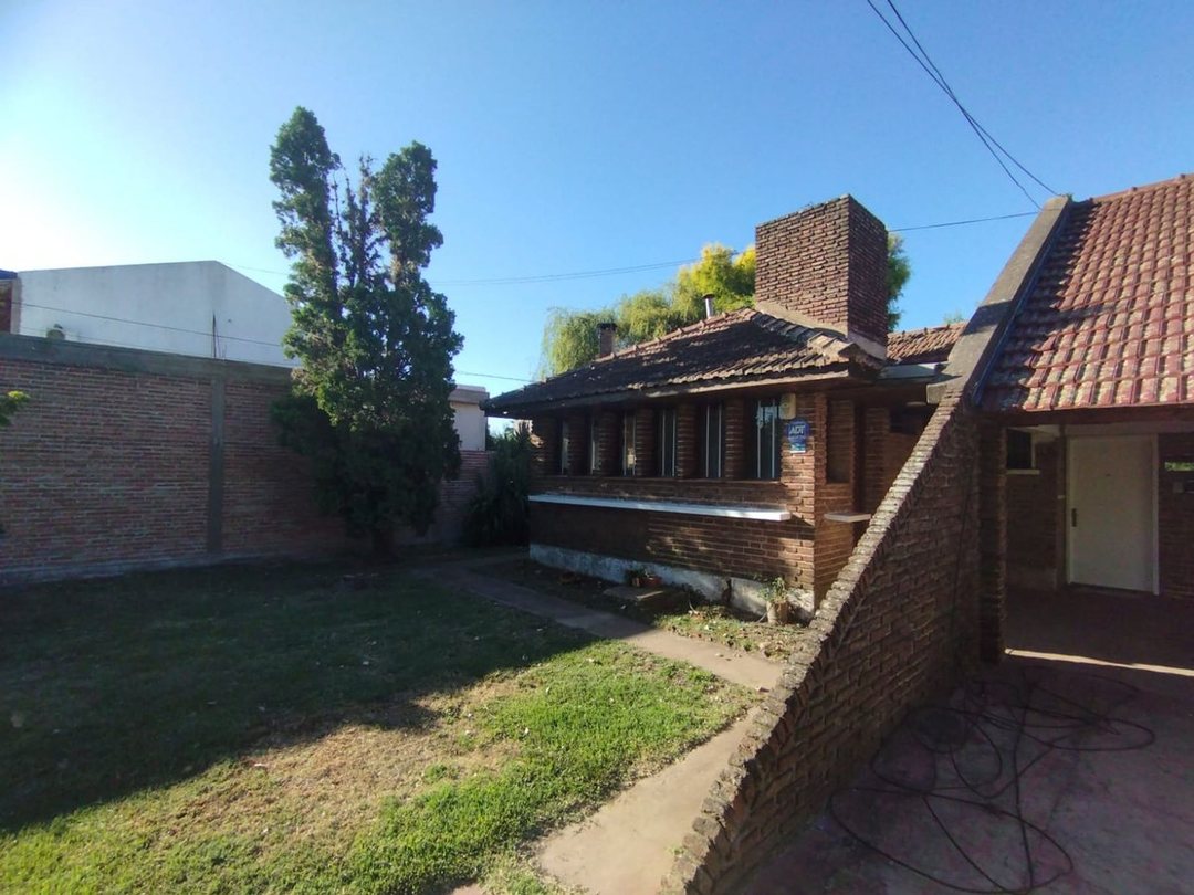 CASA DOS DORMITORIOS VENTA CITY BELL APTA BANCO
