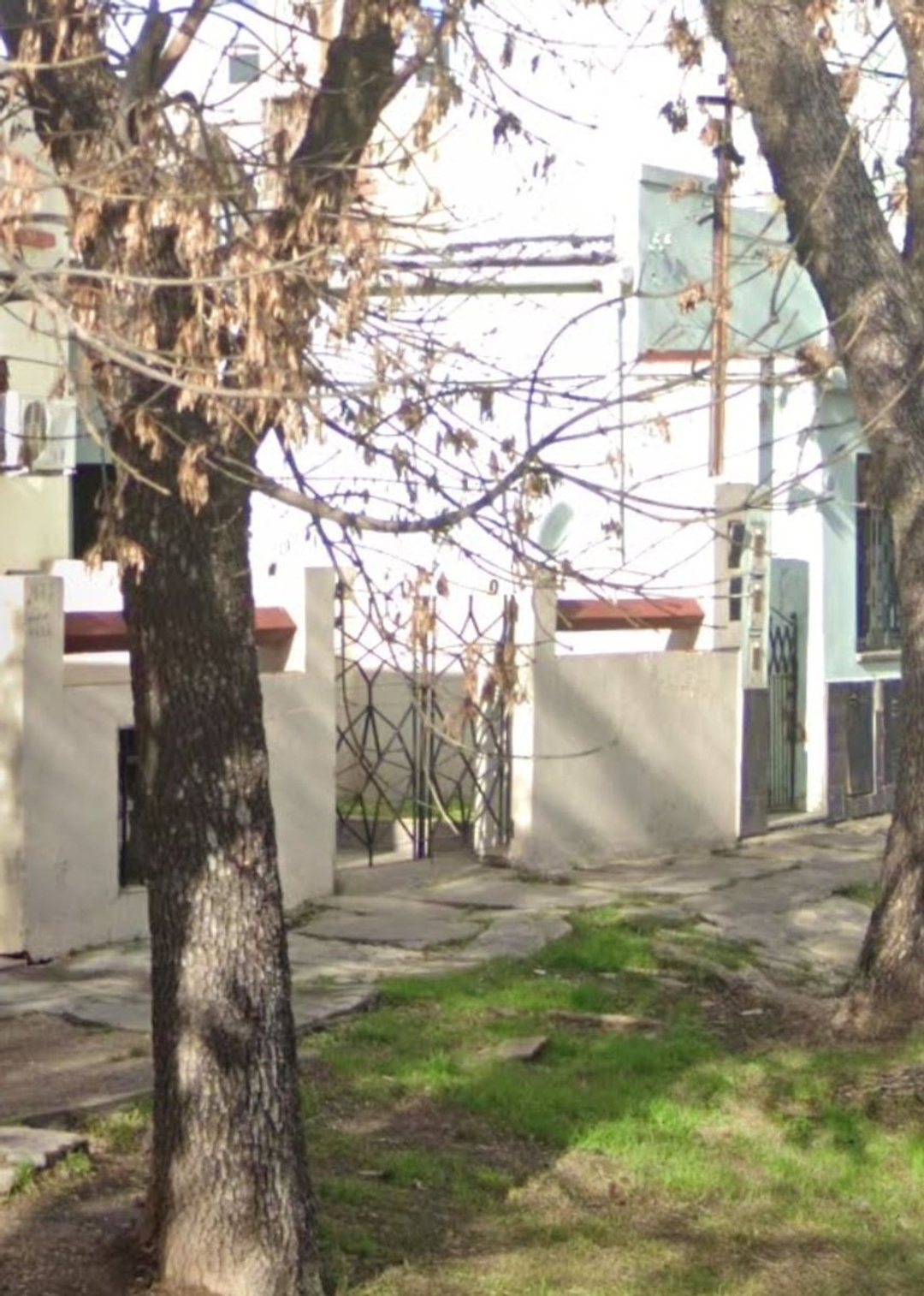 Venta PH al fte 3 amb.c/gge, jardín, patio y terrz