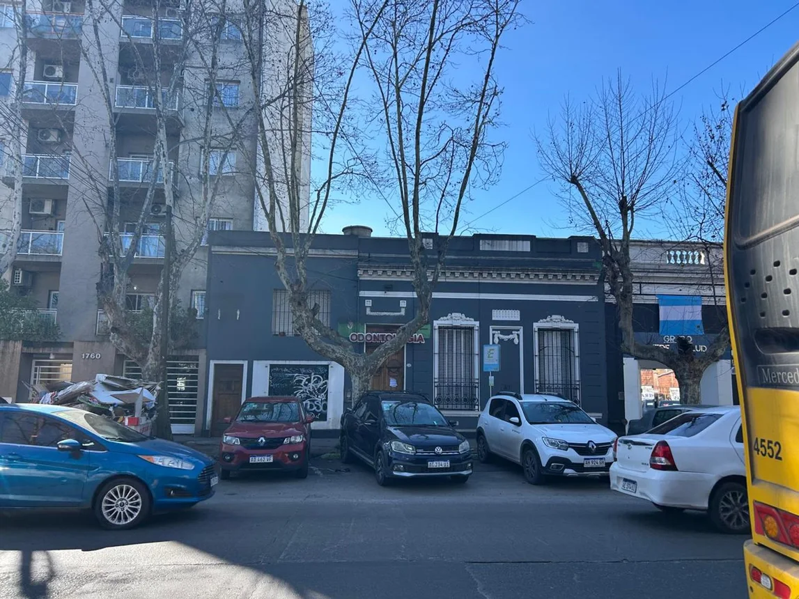 Casa de 8 ambientes en venta en San Miguel, Domingo Faustino Sarmiento 1700, foto 2
