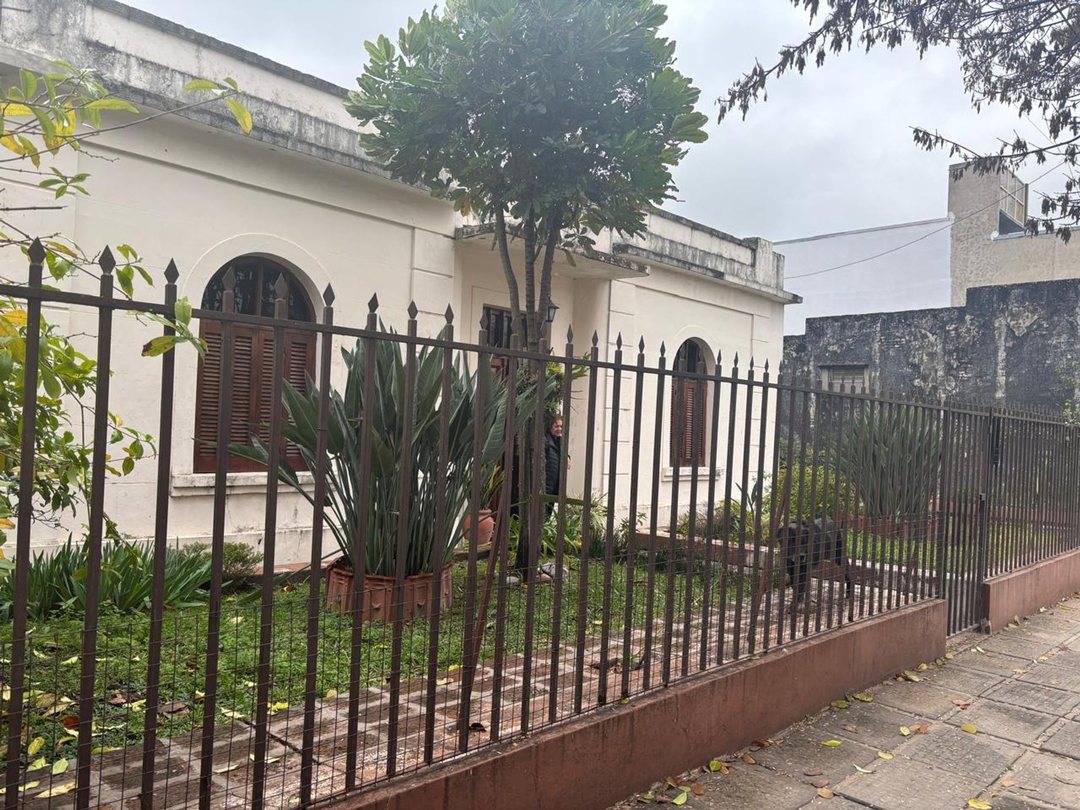 Se VENDE propiedad dentro de bv. en Reconquista.