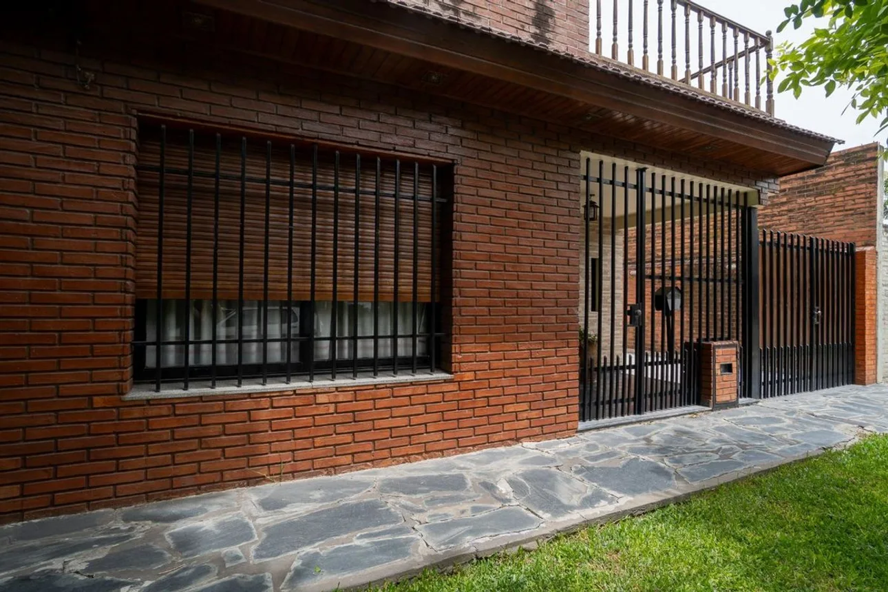 Casa tríplex de 4 ambientes en venta en Hurlingham, Rolland 1200, foto 4