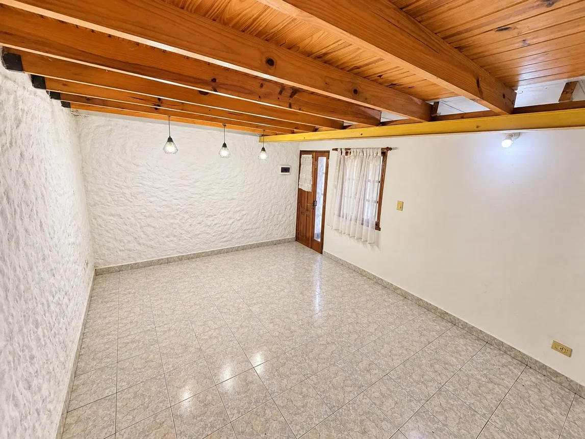 Casa dúplex de 3 ambientes en venta en Bernal Oeste, Luis María Campos 1800, foto 4