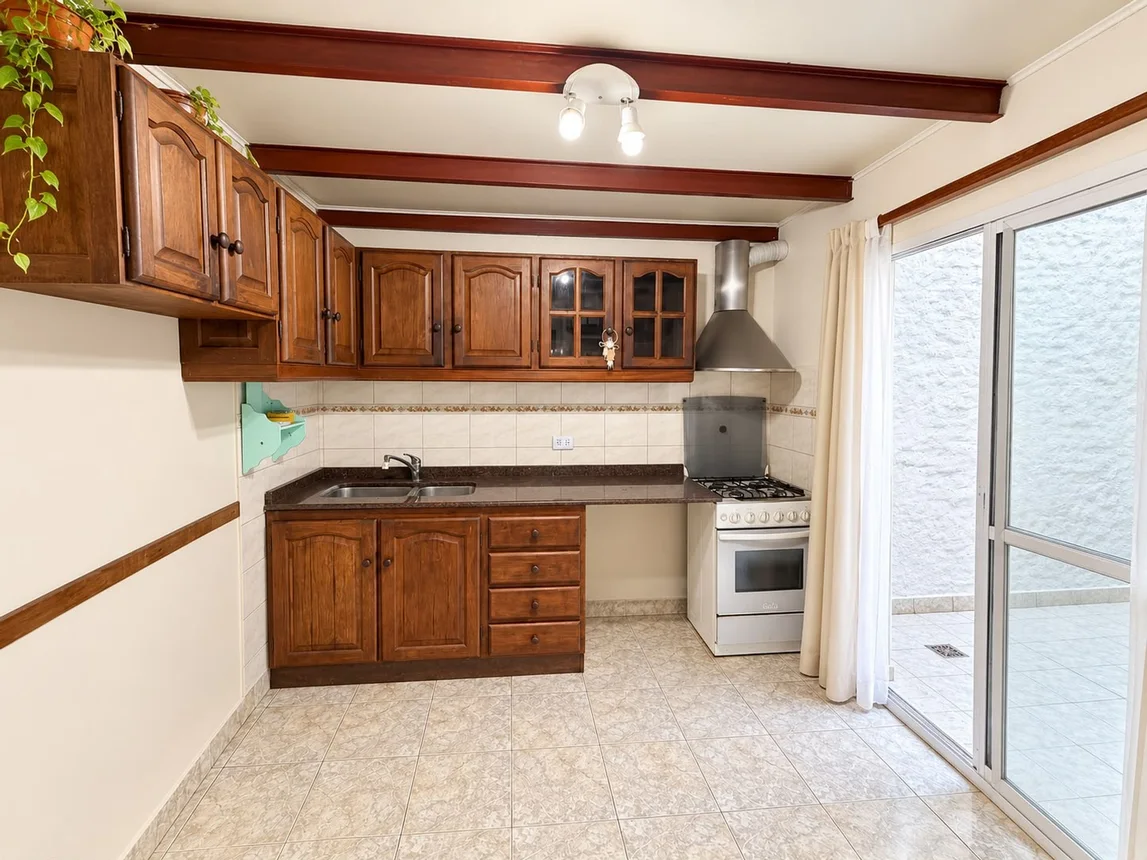 Casa dúplex de 3 ambientes en venta en Bernal Oeste, Luis María Campos 1800, foto 5
