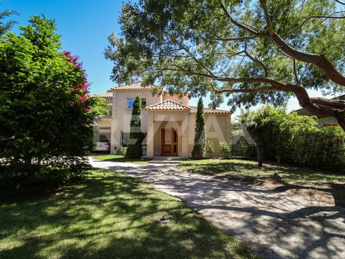 Casa en venta en Neuquén, foto 2