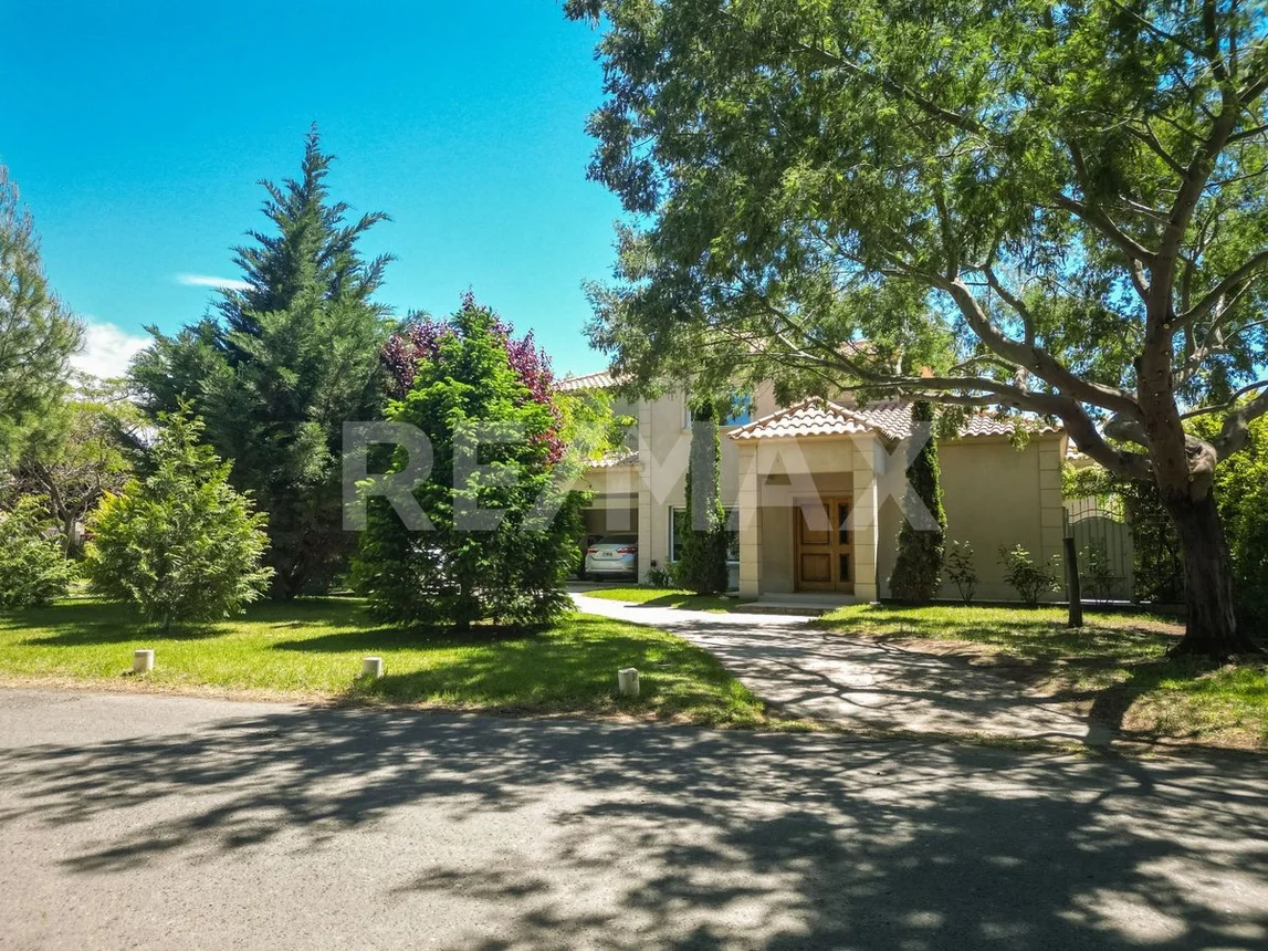 Casa en venta en Neuquén, foto 3