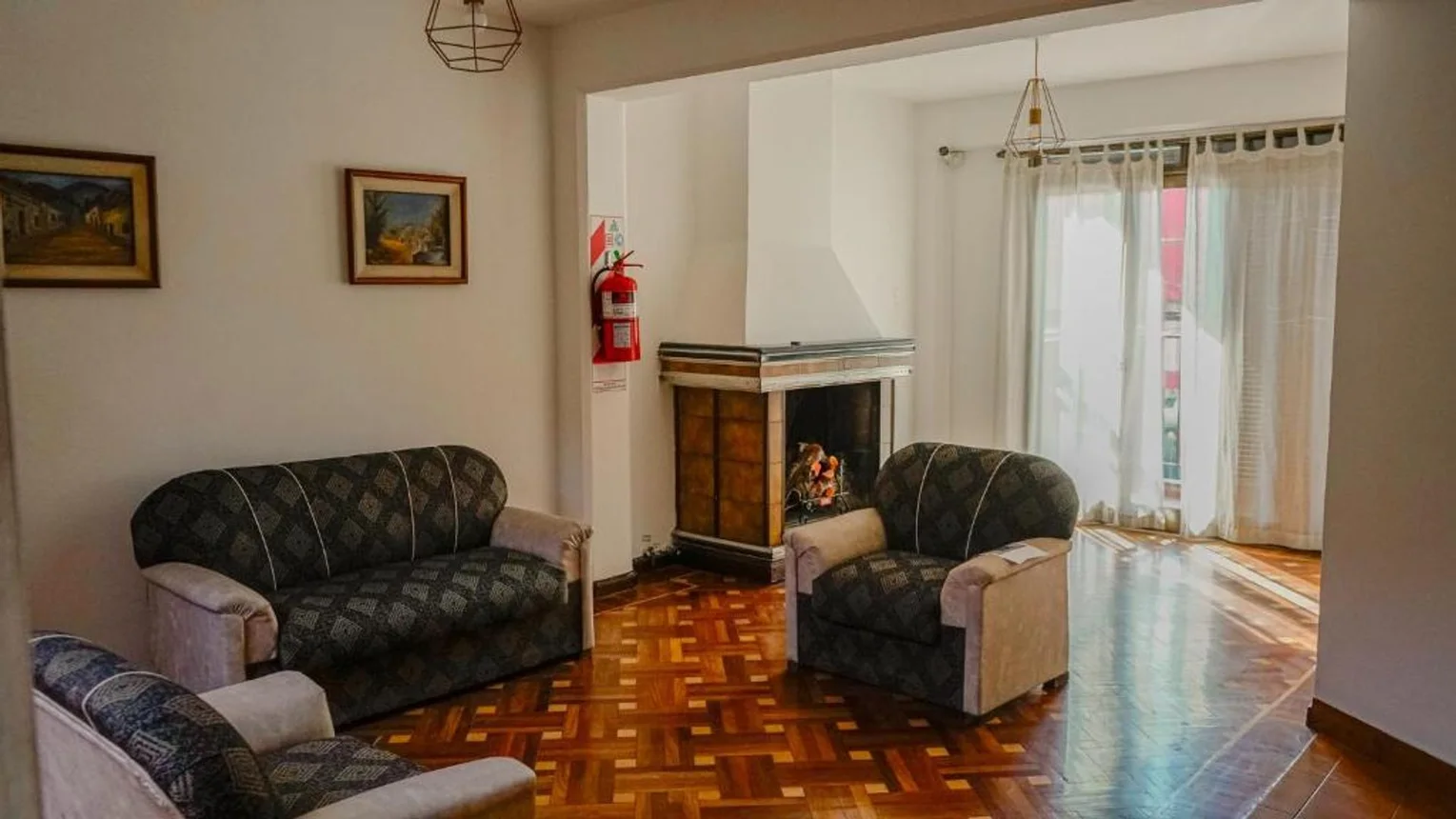 Departamento de 5 ambientes en alquiler en Salta, Avenida Chile 1000, foto 2