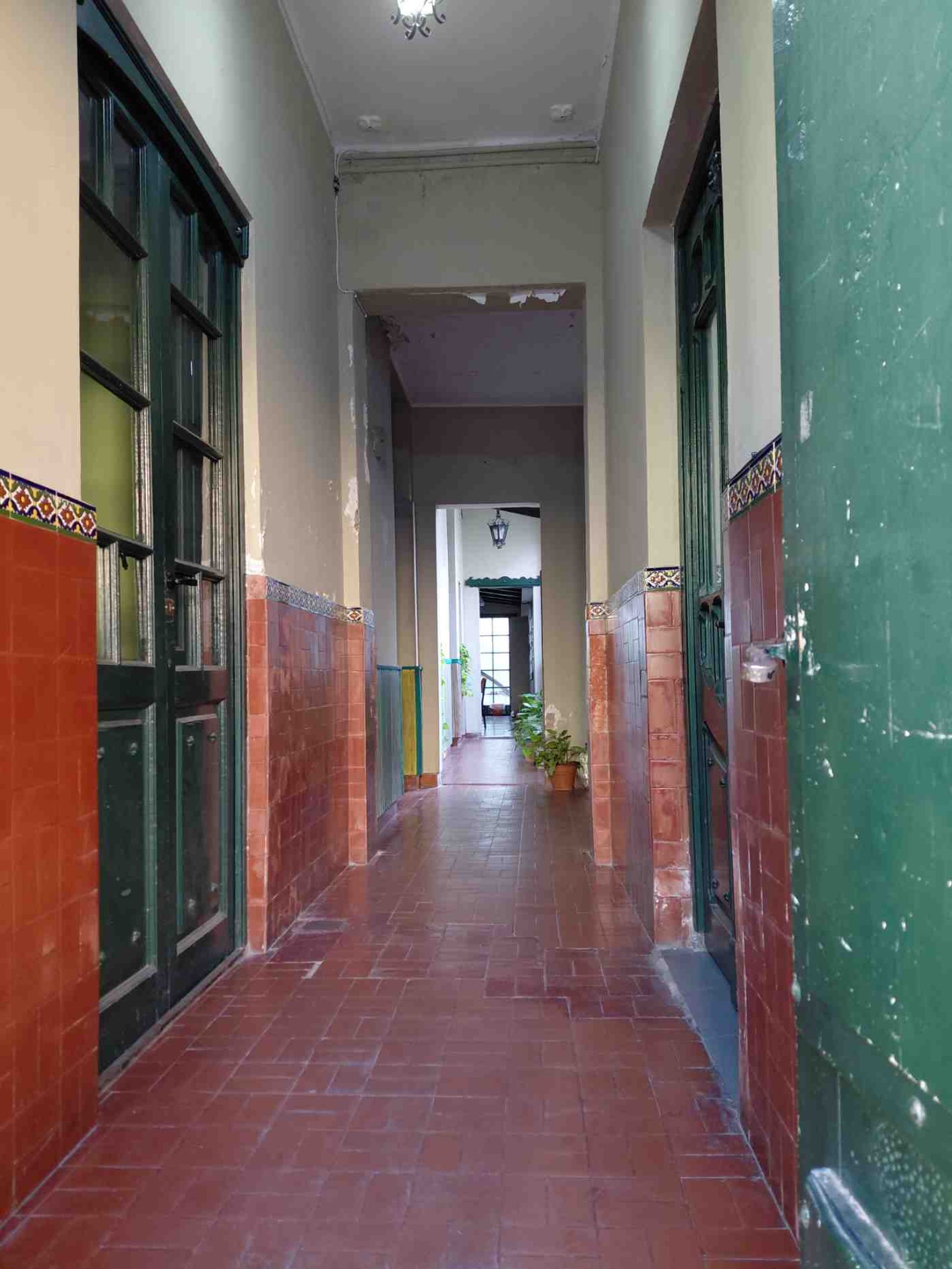 CASA EN VENTA MACROCENTRO APTA COMERCIAL - foto 2