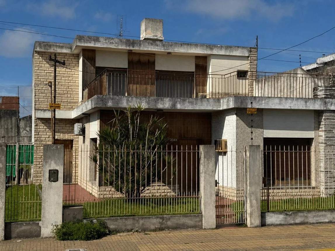 Casa de 5 ambientes en venta en Florencio Varela, Dardo Rocha 0, foto 2