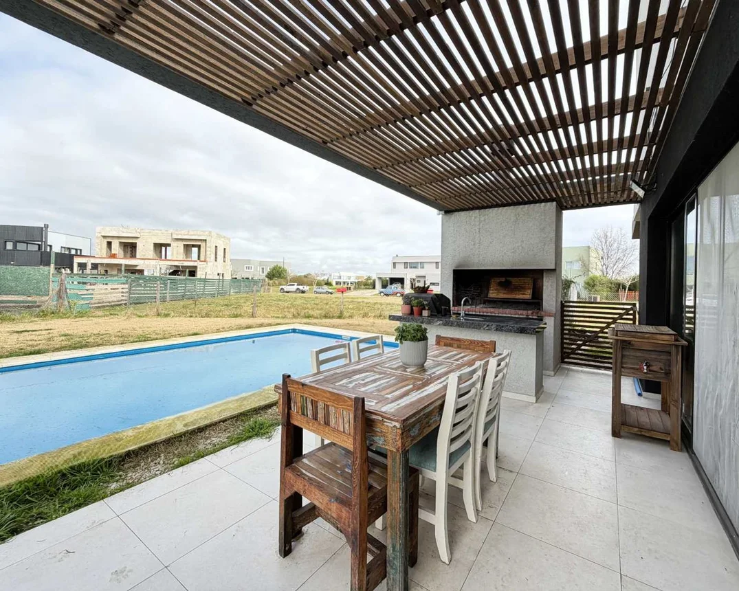 Casa en venta en Pilar, foto 3