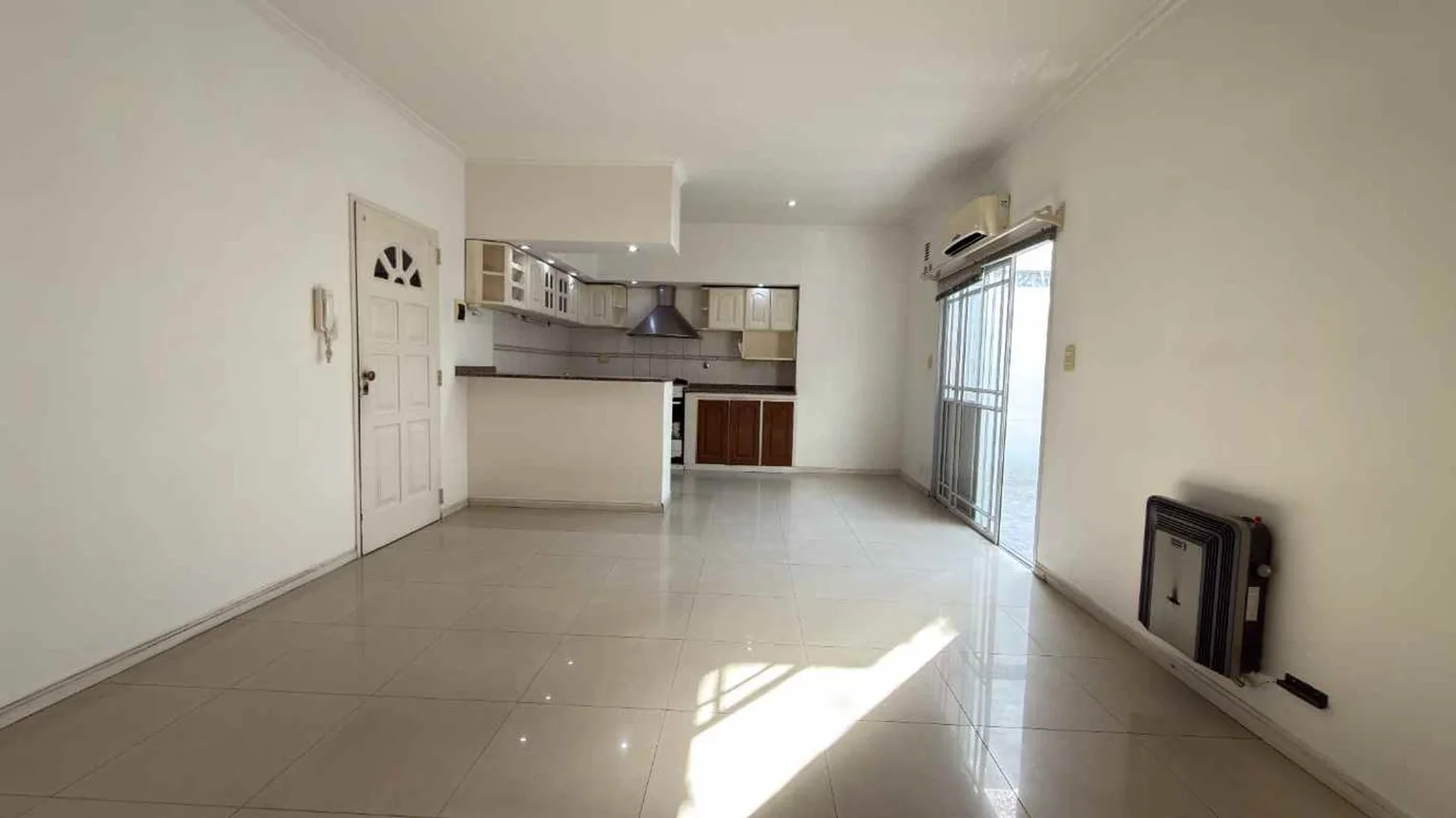 Departamento de 3 ambientes en venta en Banfield, Avenida Santa Fe 1700