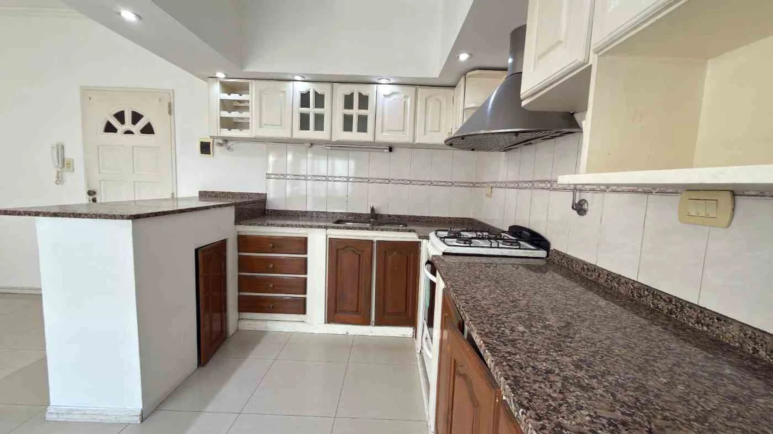 Departamento de 3 ambientes en venta en Banfield, Avenida Santa Fe 1700, foto 4