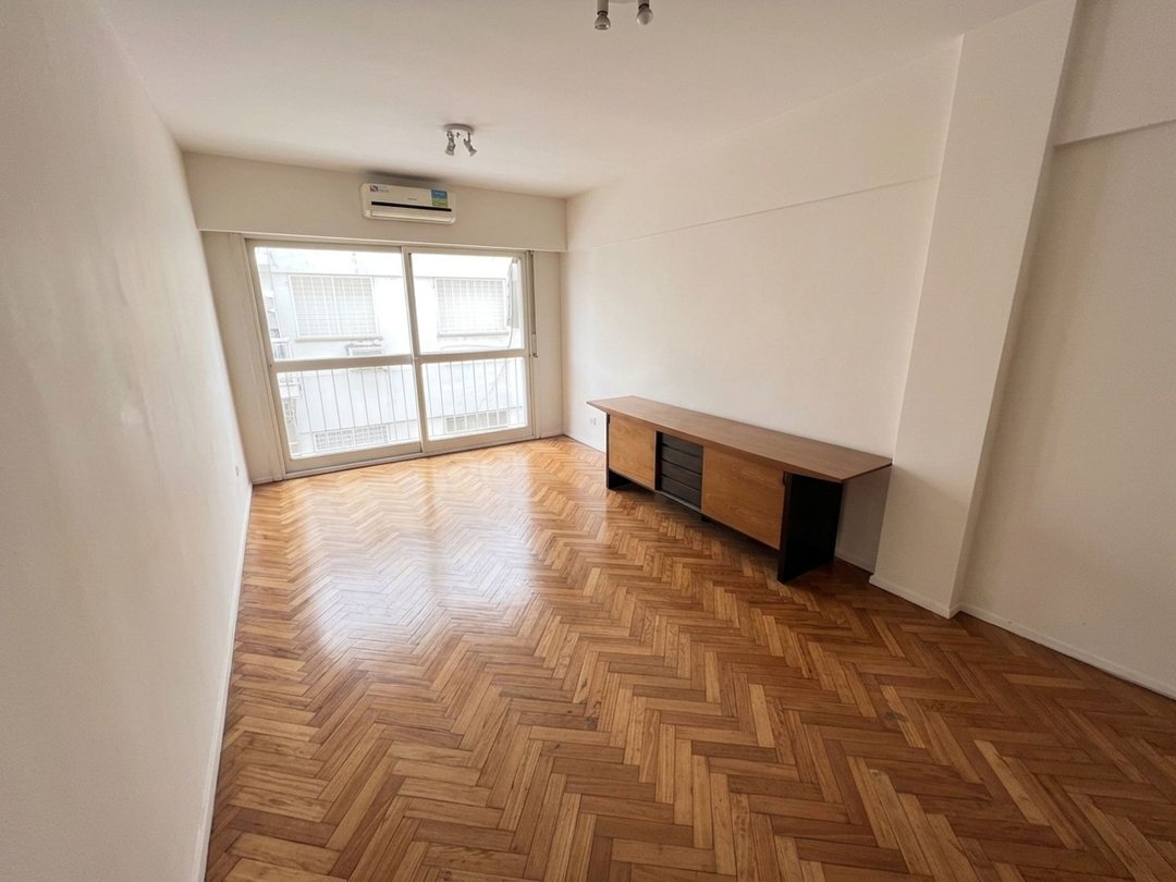 Venta depto 3 ambientes dep en Flores Pileta