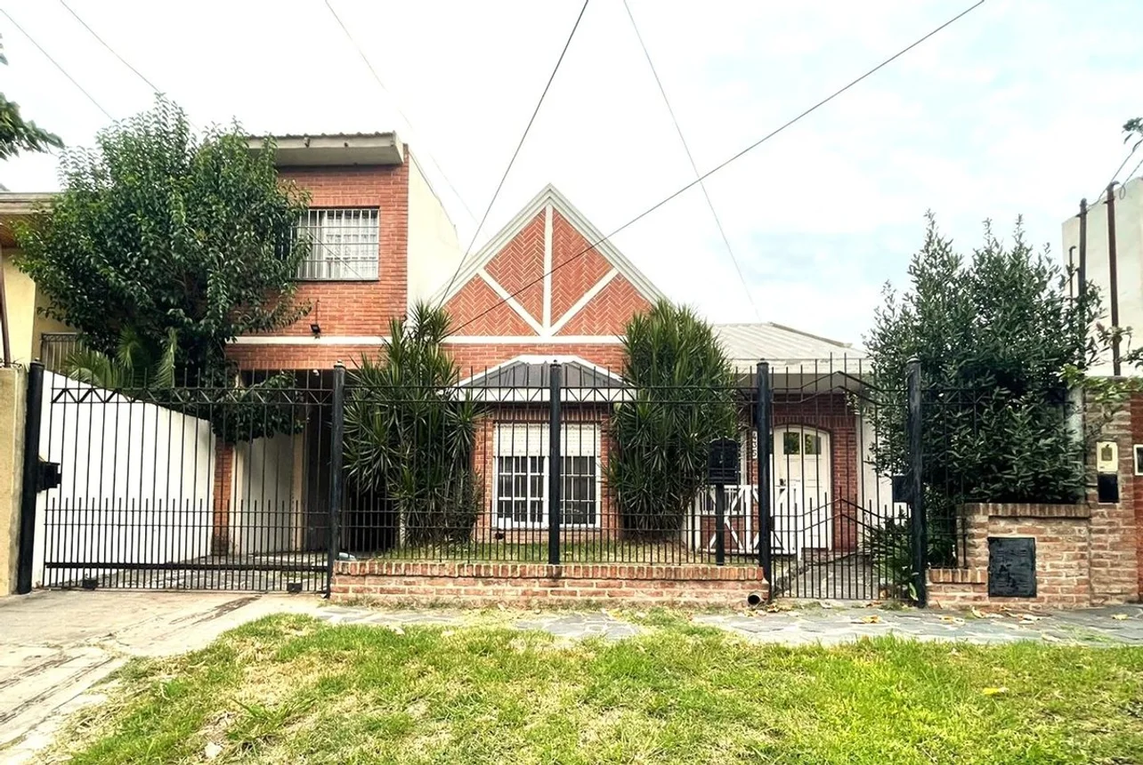 Casa de 5 ambientes en venta en Adrogué, Retiro 400, foto 2