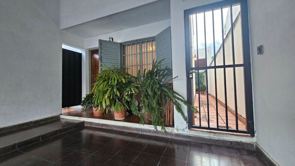 CASA EN VENTA PARQUE BELGRANO ZONA NORTE 4 DORM - foto 3