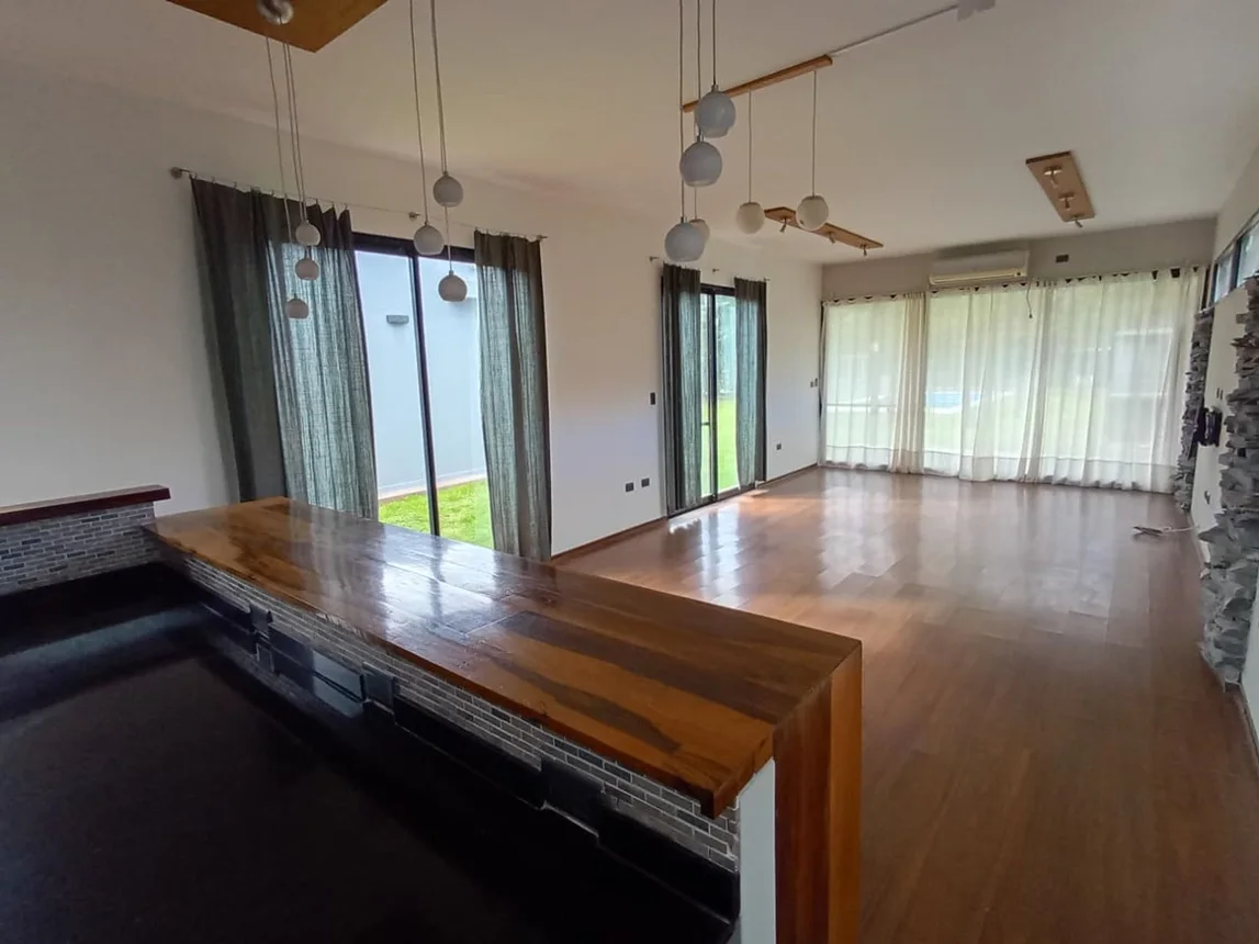 Casa en venta en Canning, Martín Fierro 4500