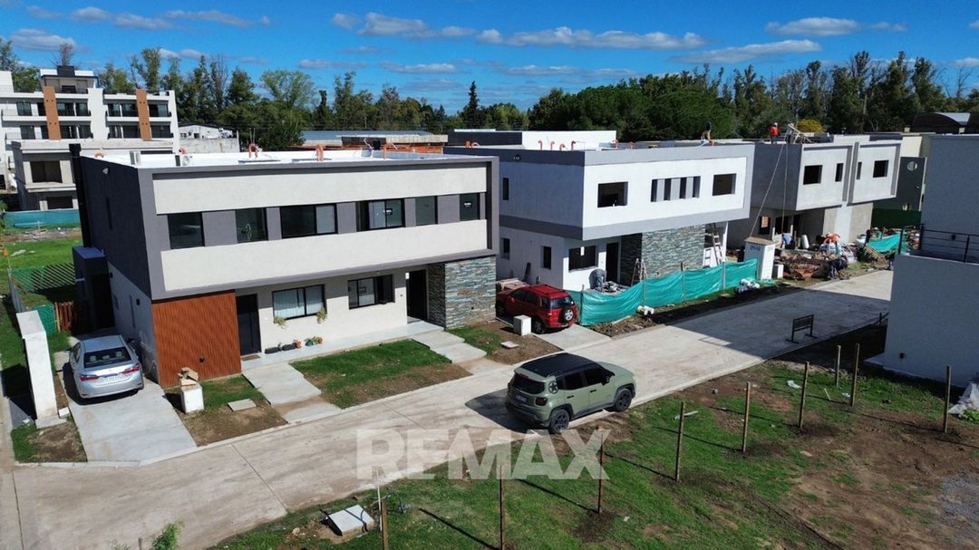 VENTA DUPLEX 5 AMB. A ESTRENAR SPRINGPARK PILAR