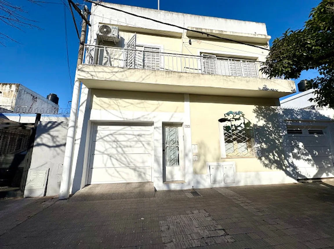 Venta casa 3 dormitorios / 2 plantas b.san martin, foto 2