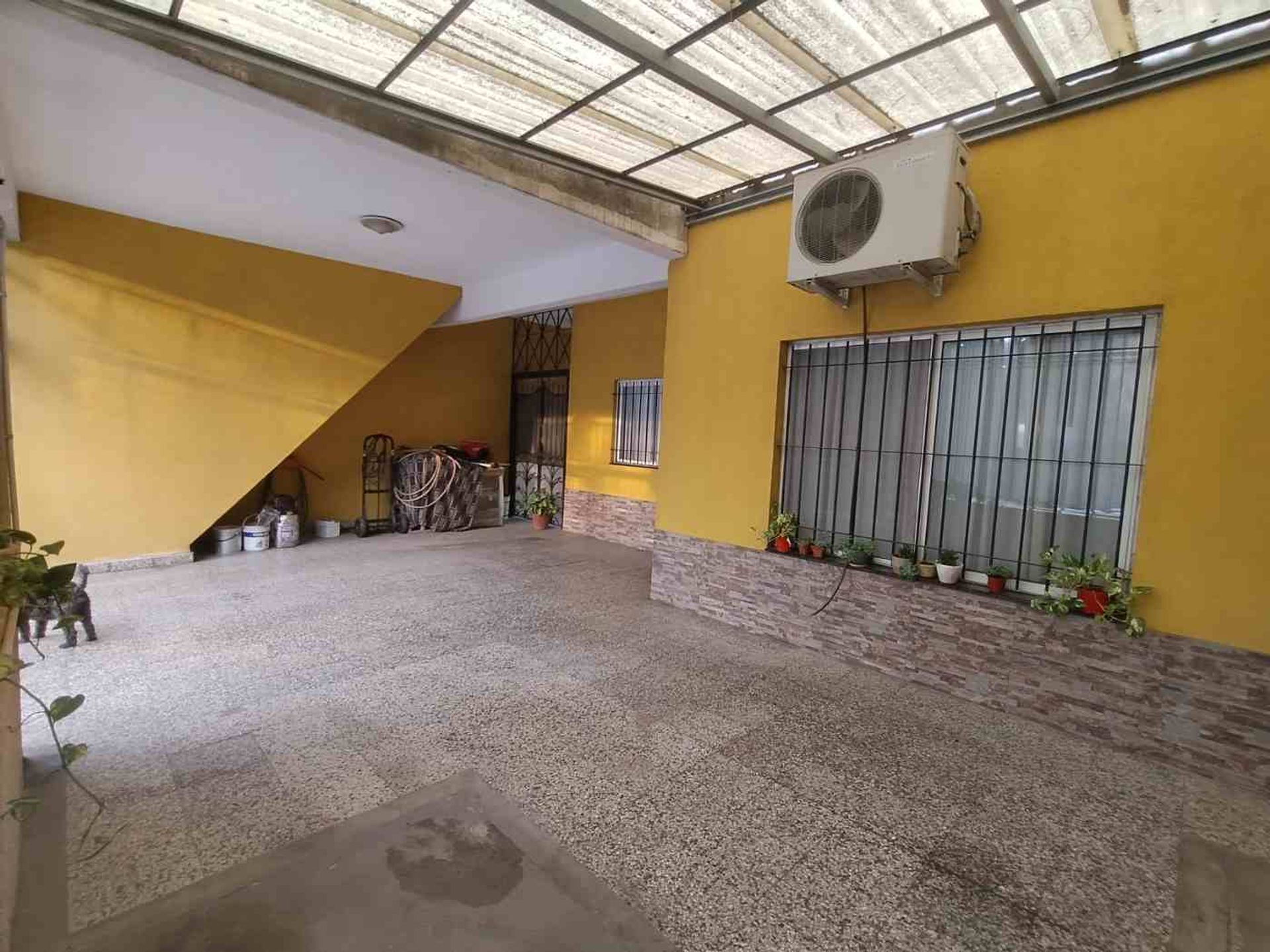 Foto 5 — CASA 4 AMB C/COCHERA Y JARDIN – APTO CRÉDITO