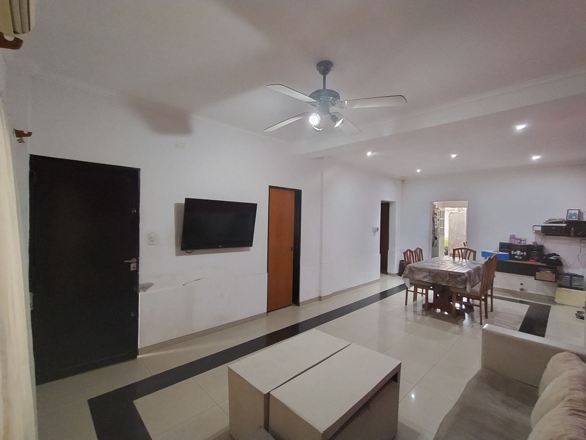 CASA 4 AMB C/COCHERA Y JARDIN – APTO CRÉDITO