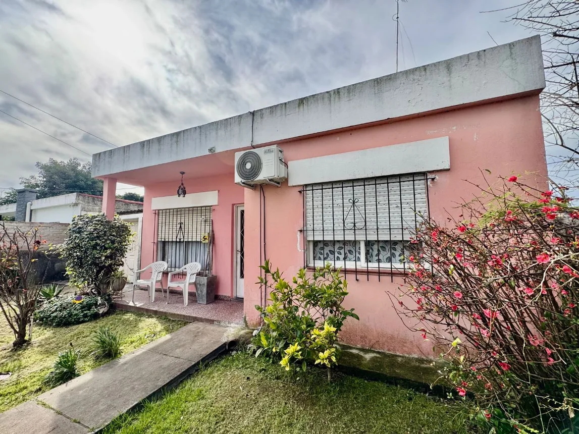 Casa de 3 ambientes en venta en Hurlingham, Andrés Arguibel 2700, foto 2