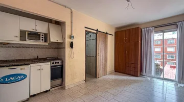 ALQUILER MONOAMBIENTE LATERAL ZONA GUEMES