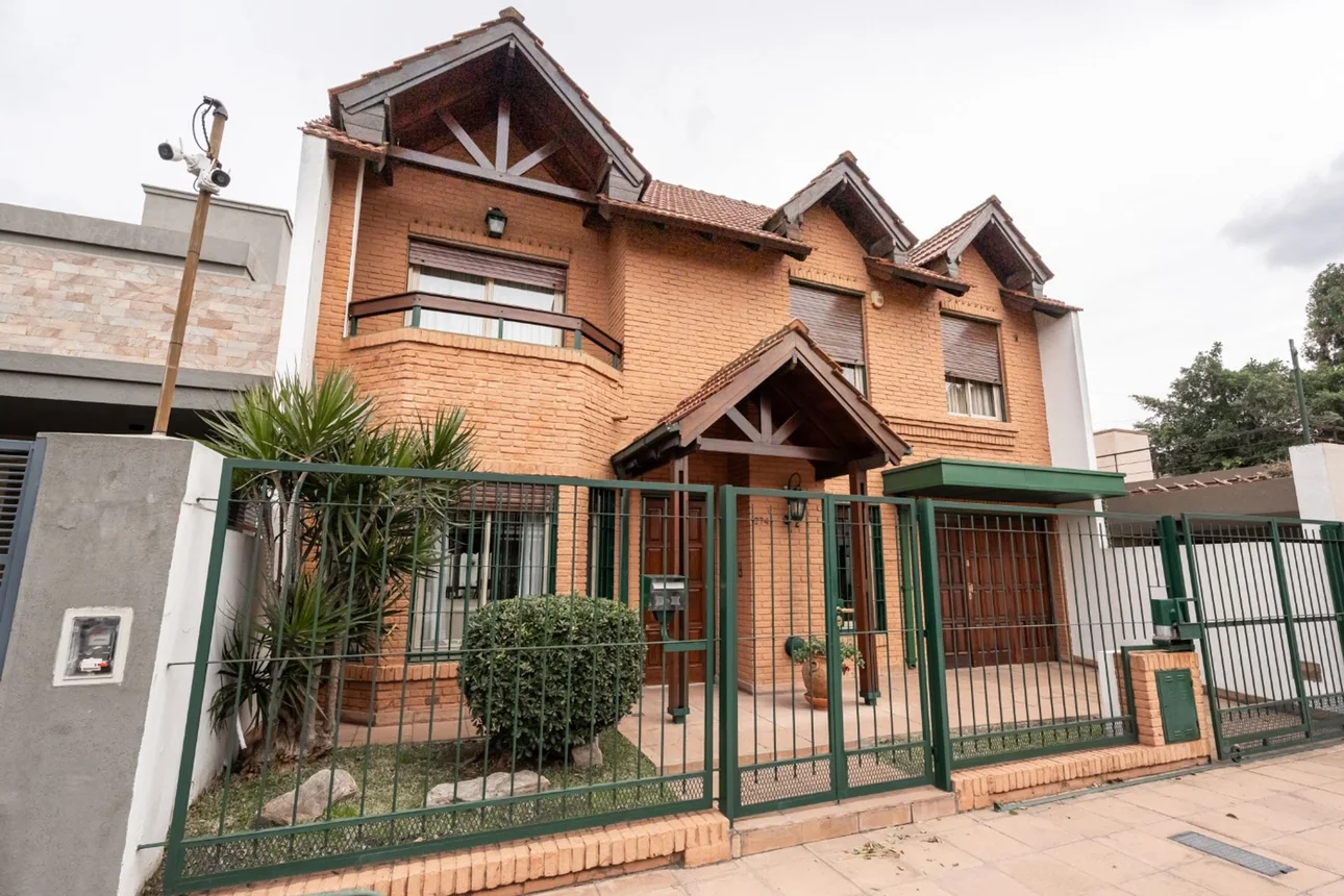 Casa en venta en Haedo, foto 2