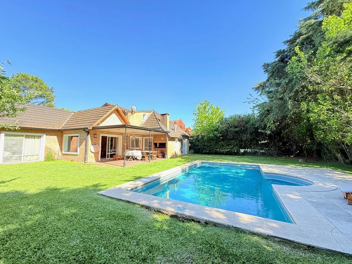 Casa en venta en Pilar, foto 2