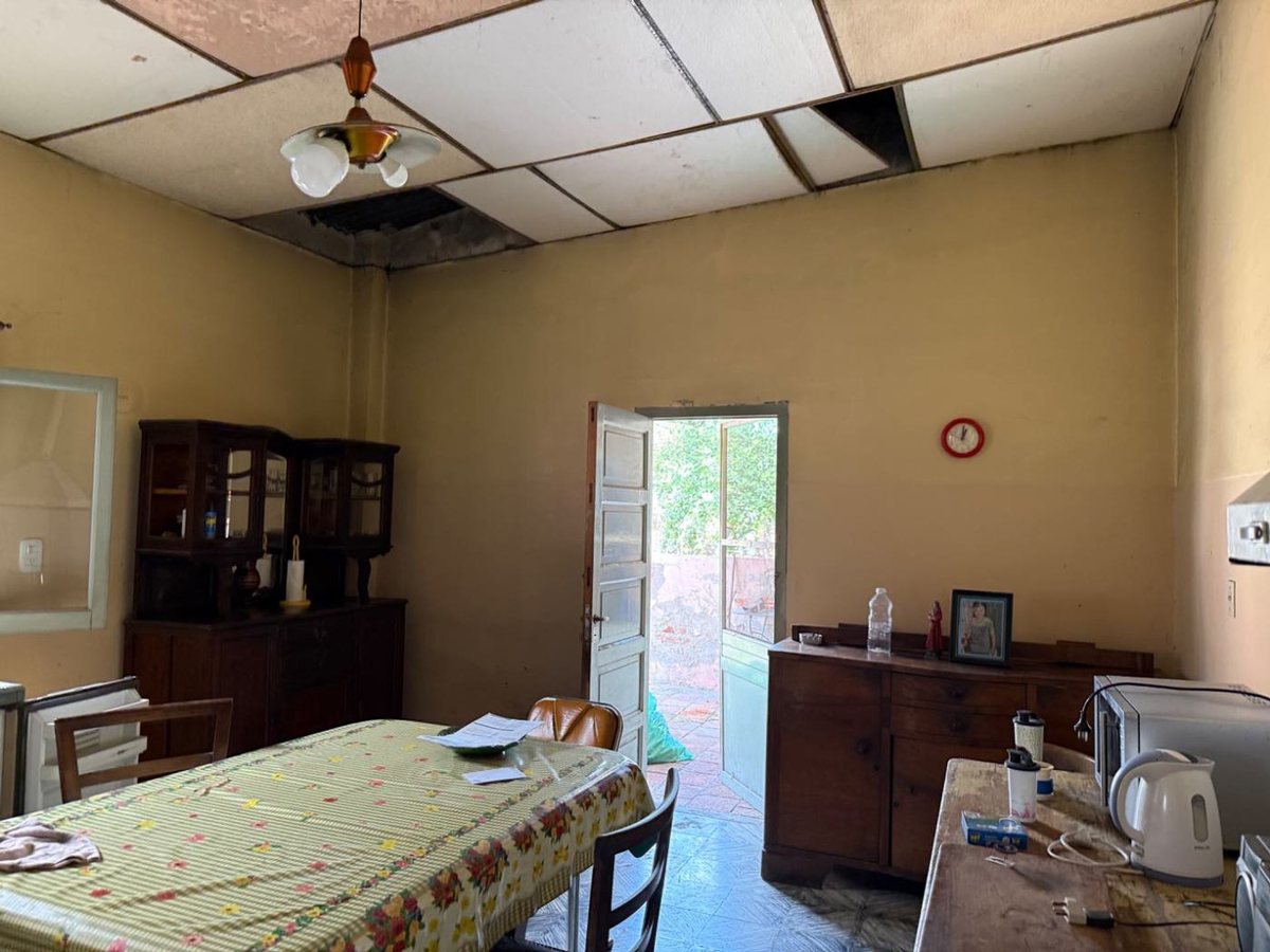 CASA 2 DORMITORIOS VENTA ZONA MACROCENTRO 300M2 - foto 4