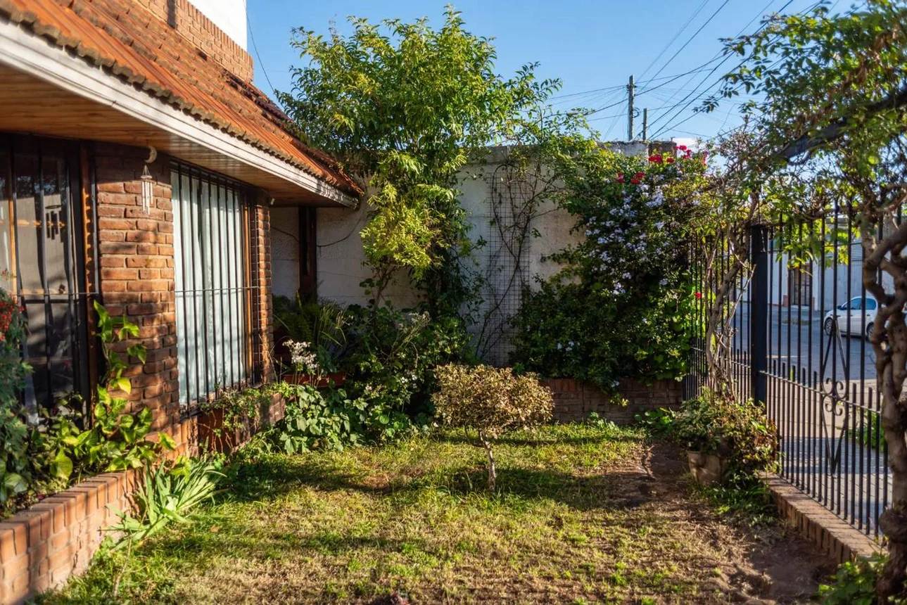 Casa de 3 ambientes en venta en Bernal Oeste, Los Andes 1000, foto 3