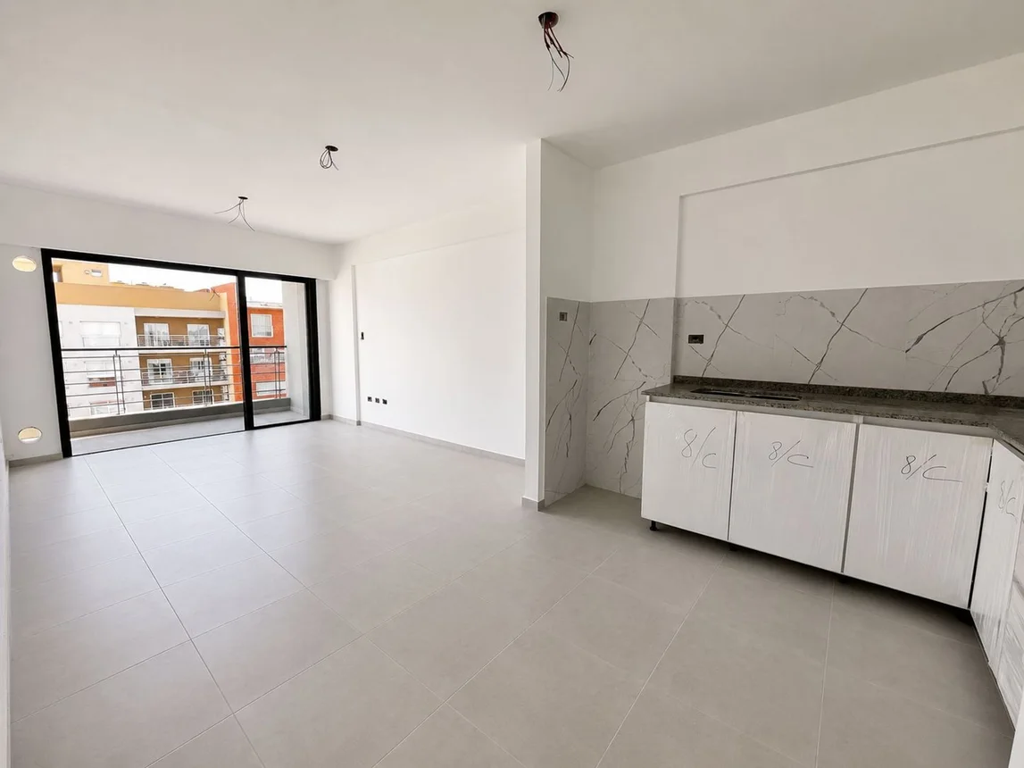 Departamento de 3 ambientes en venta en Morón, Yatay 700
