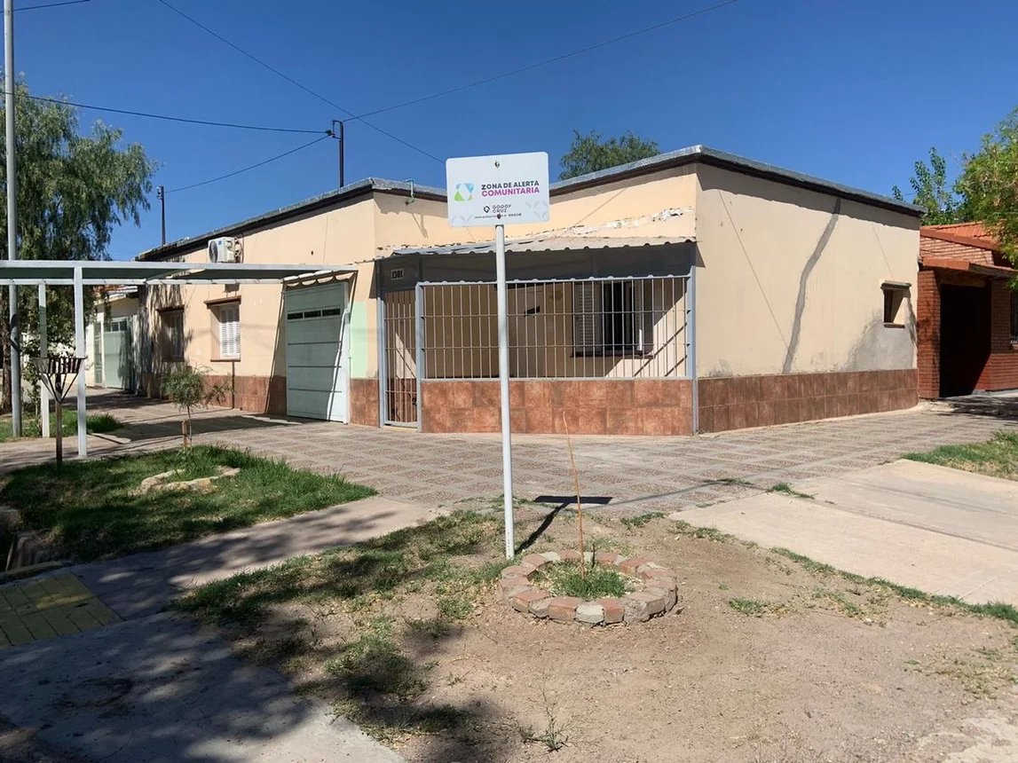 Casa de 4 ambientes en venta en Godoy Cruz, Uruguay 1300