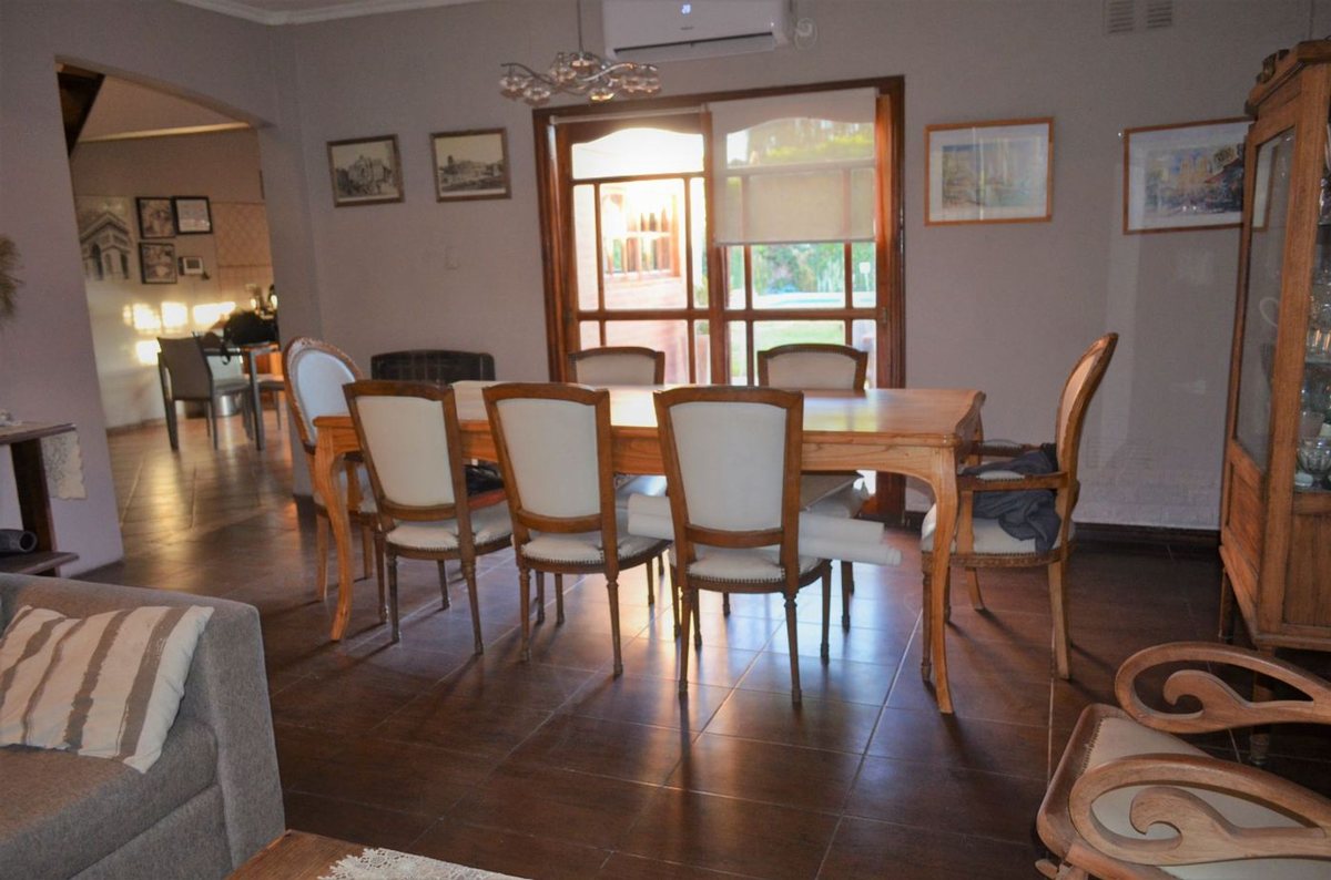 Foto 4 — ALQUILER CASA 5 AMBIENTES EN LONGCHAMPS PILETA