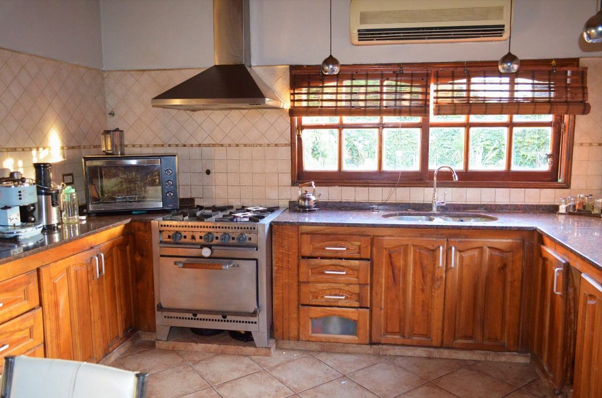 Foto 8 — ALQUILER CASA 5 AMBIENTES EN LONGCHAMPS PILETA