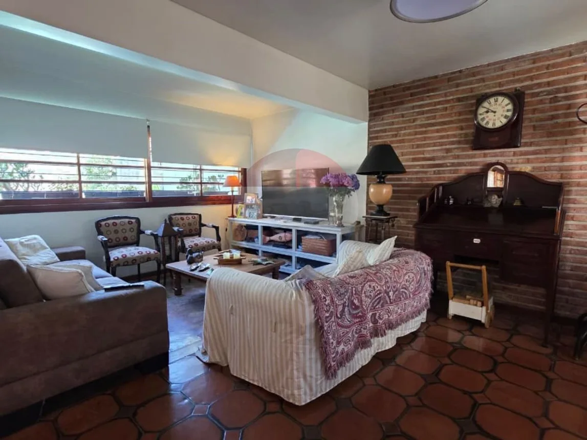 Casa de 6 ambientes en venta en Bernal Este, Chiclana 300, foto 4