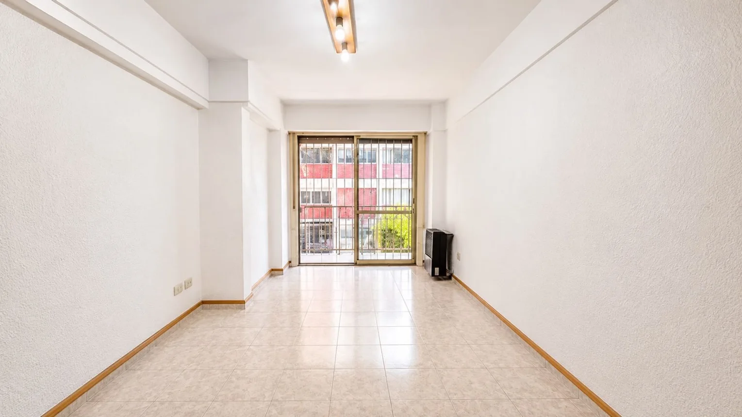 Departamento de 2 ambientes en venta en Mar del Plata, Córdoba 1900