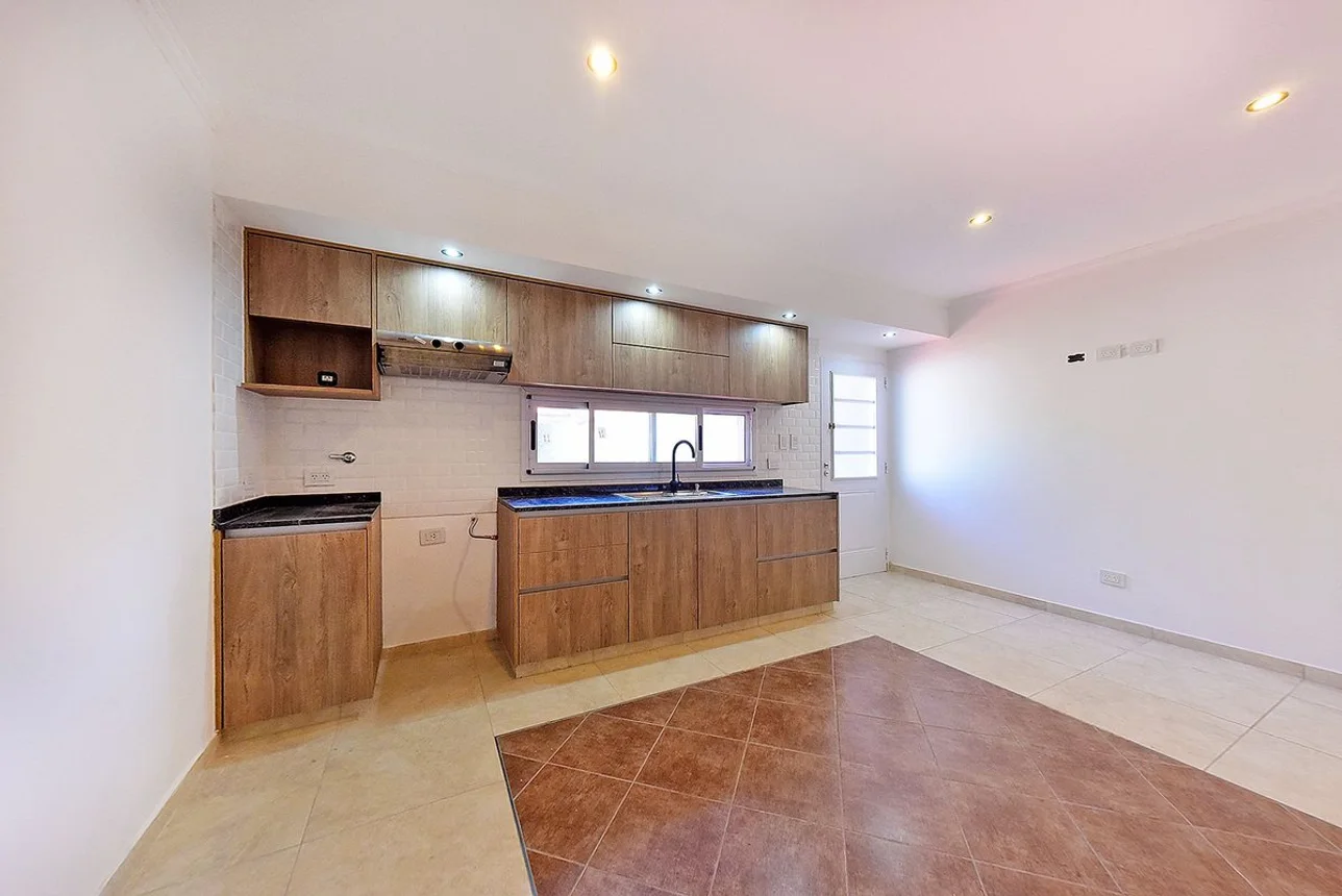 Casa dúplex de 3 ambientes en venta en Hurlingham, Julián Aguirre 1900, foto 2