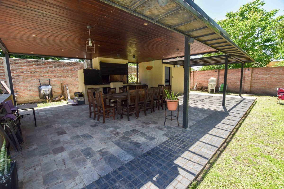 Foto 24 — VENTA CASA EN IBARLUCEA CON PILETA COCHERA QUINCHO