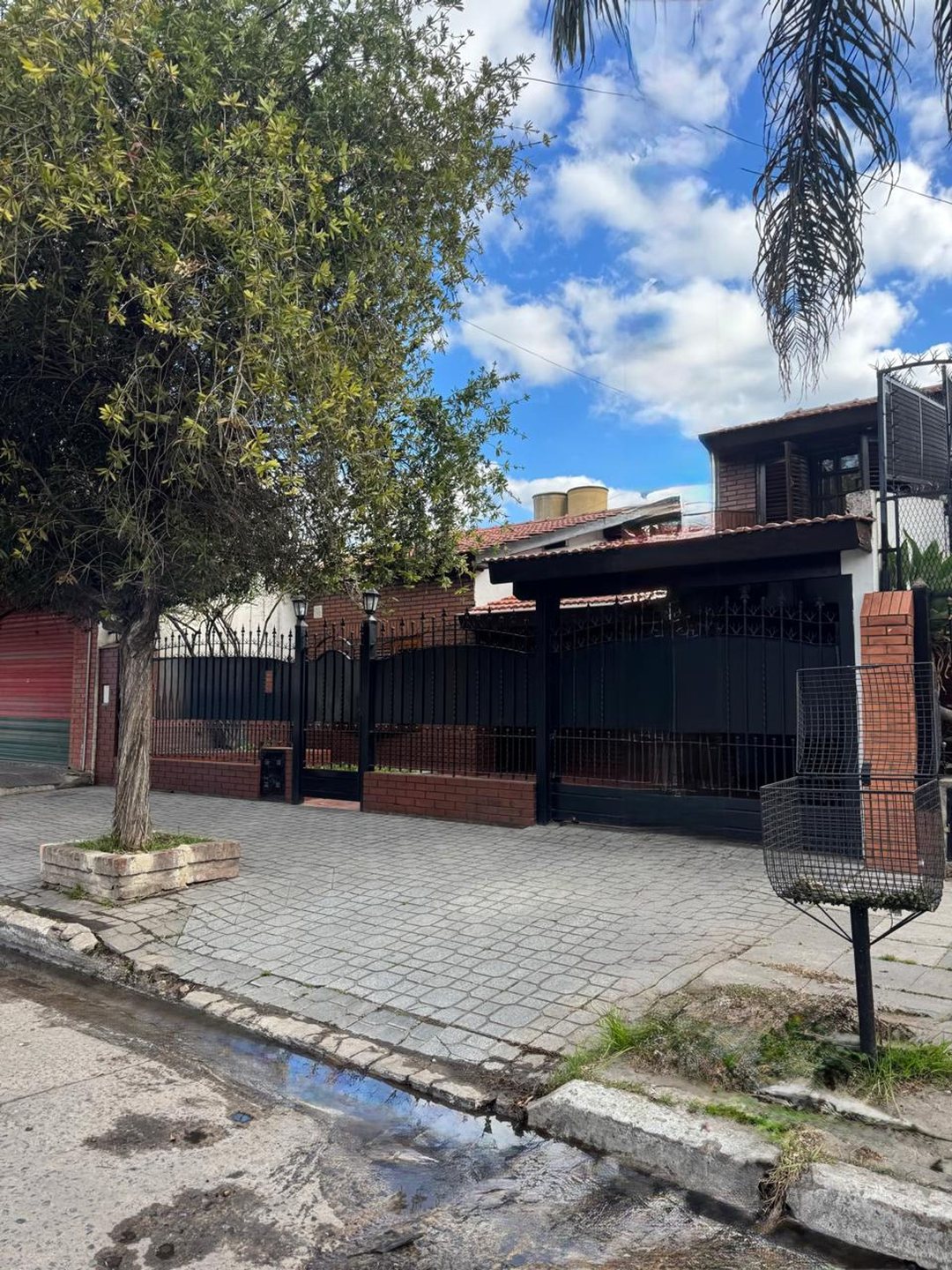 Venta casa 4 ambientes con pileta LLavallol