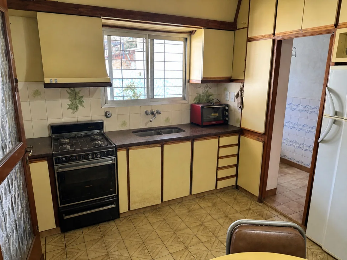 Casa en venta en Castelar, foto 3