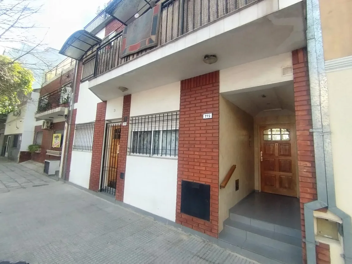 PH de 2 ambientes en venta en Liniers, Oliden 700, foto 2