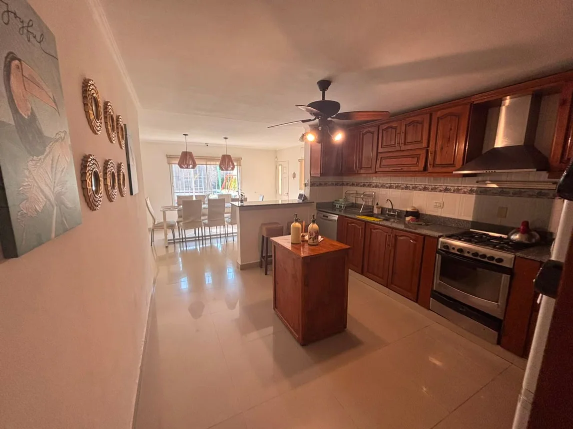 Casa de 7 ambientes en venta en San Miguel de Tucumán, Colombia 3100, foto 3