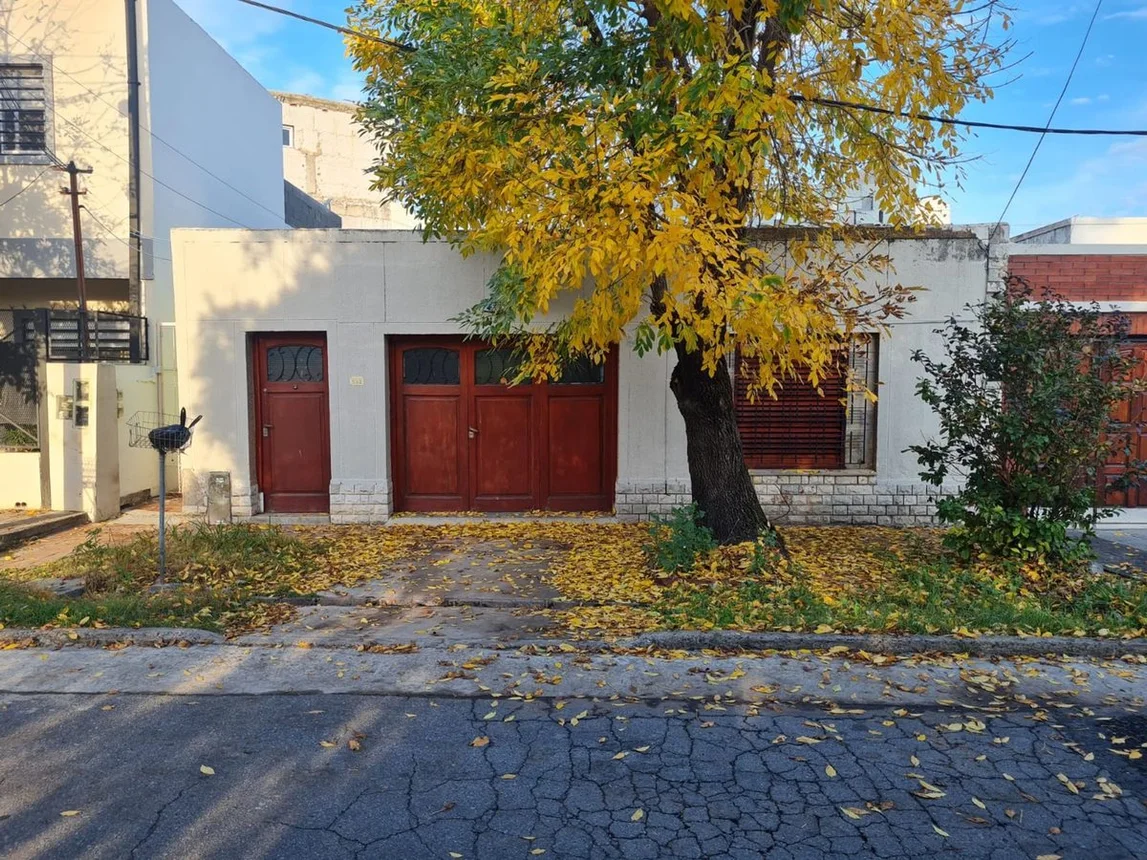 Casa de 4 ambientes en venta en Sarandí, Doctor Ismael Moreno 500