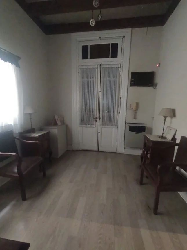 Casa de 6 ambientes en venta en Remedios de Escalada, Flores de Estrada 5000, foto 2