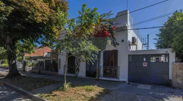 VENTA CASAS EN PRADO SUR COCHERA Y JARDIN