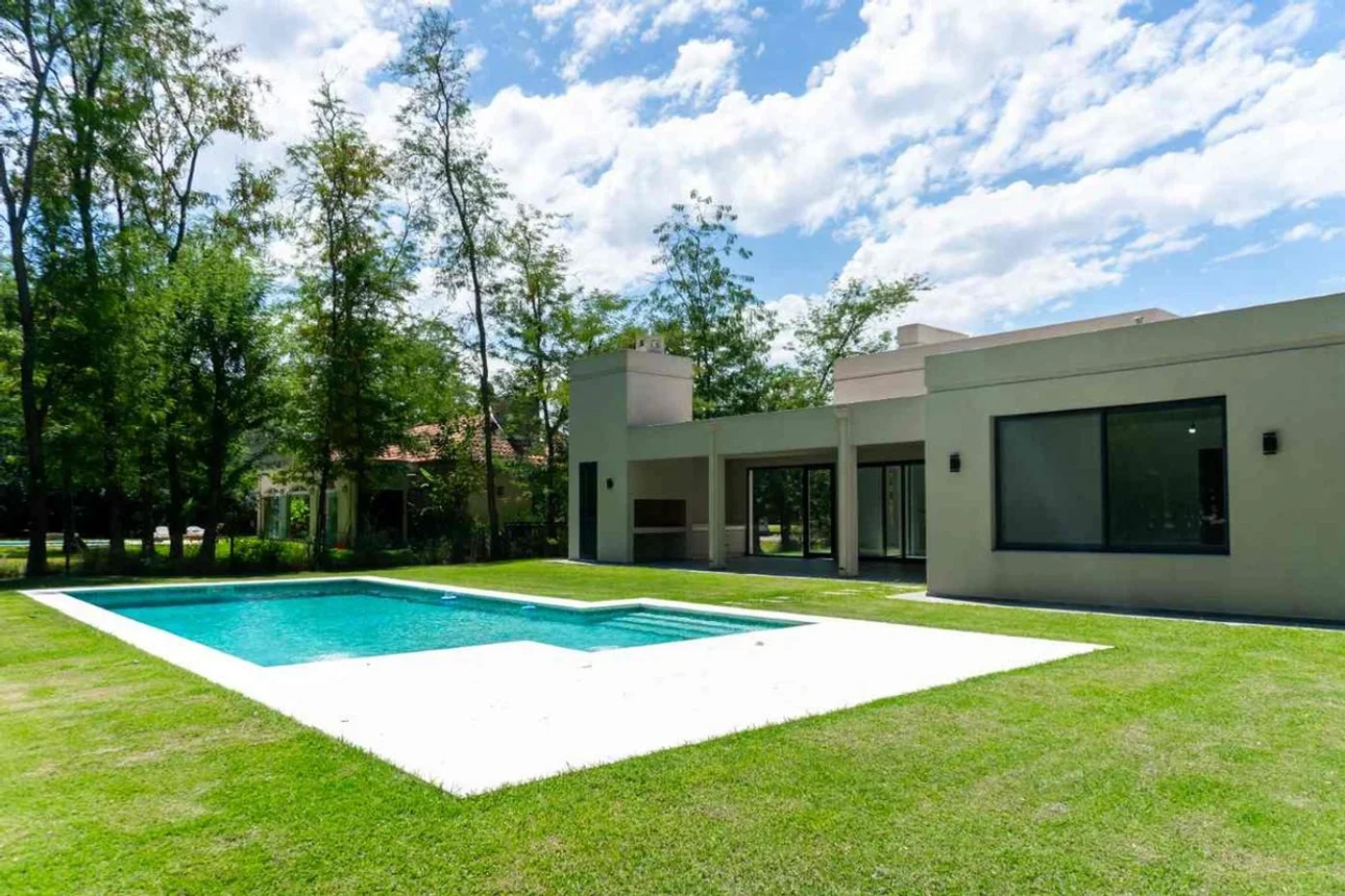 Casa en venta en Pilar, foto 2