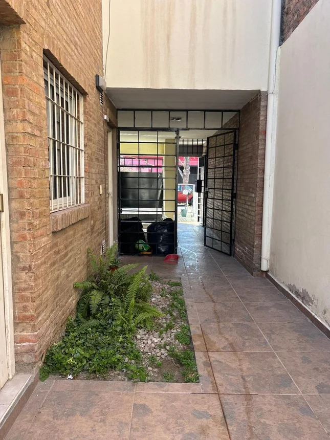 Departamento de 8 ambientes en venta en Godoy Cruz, Honorio Barraquero 200, foto 2