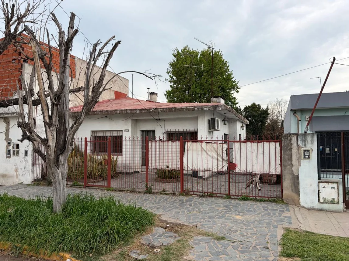 Casa de 2 ambientes en venta en Merlo, Perdriel 2500