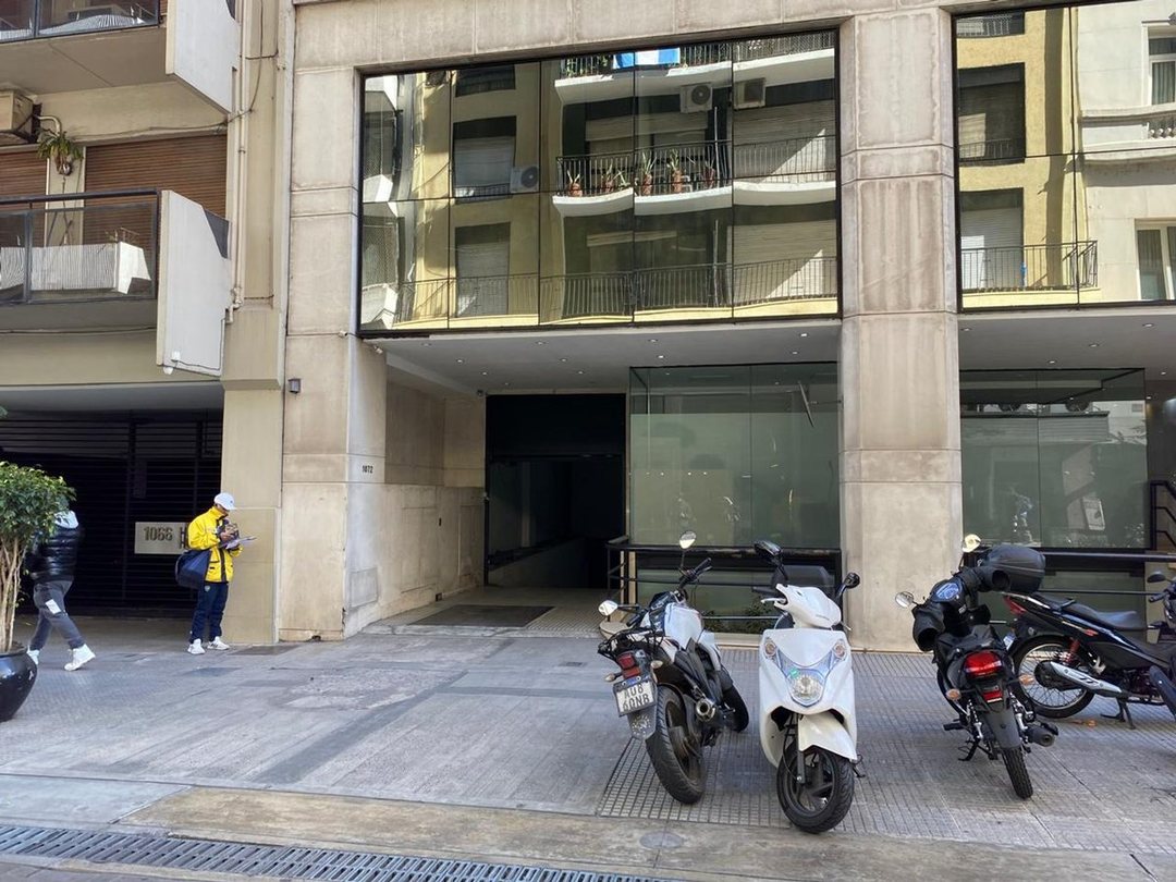 Oficina AAA alquiler Retiro con cochera