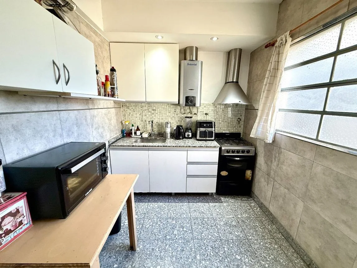 PH de 6 ambientes en venta en Monte Castro, Calle Irigoyen 1400, foto 3