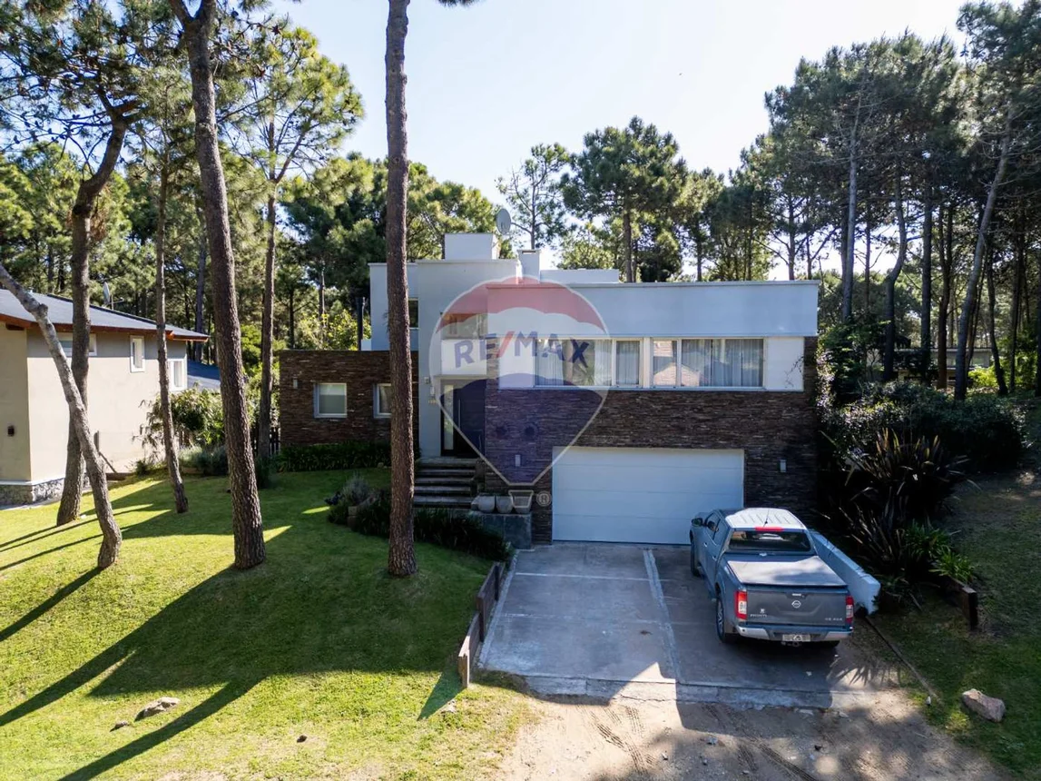 Casa en venta en Pinamar, foto 2
